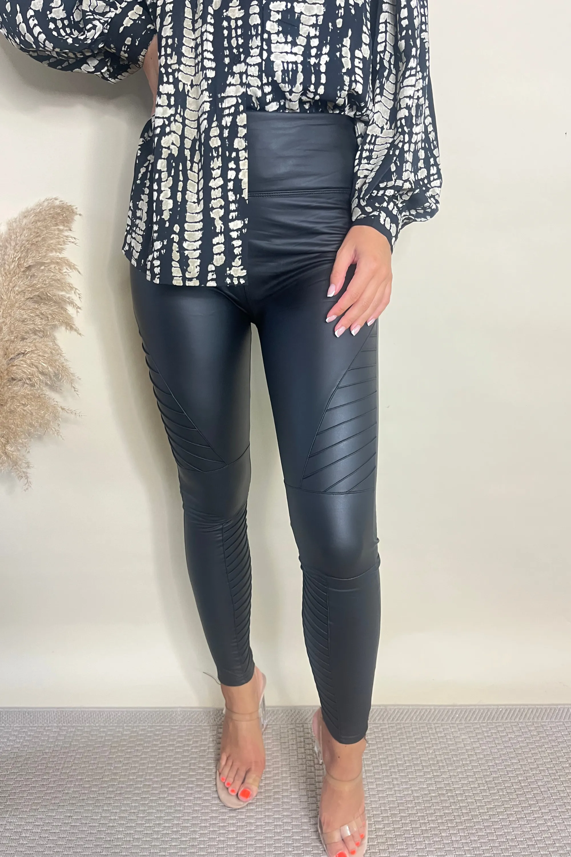 Black biker ribbed leggings