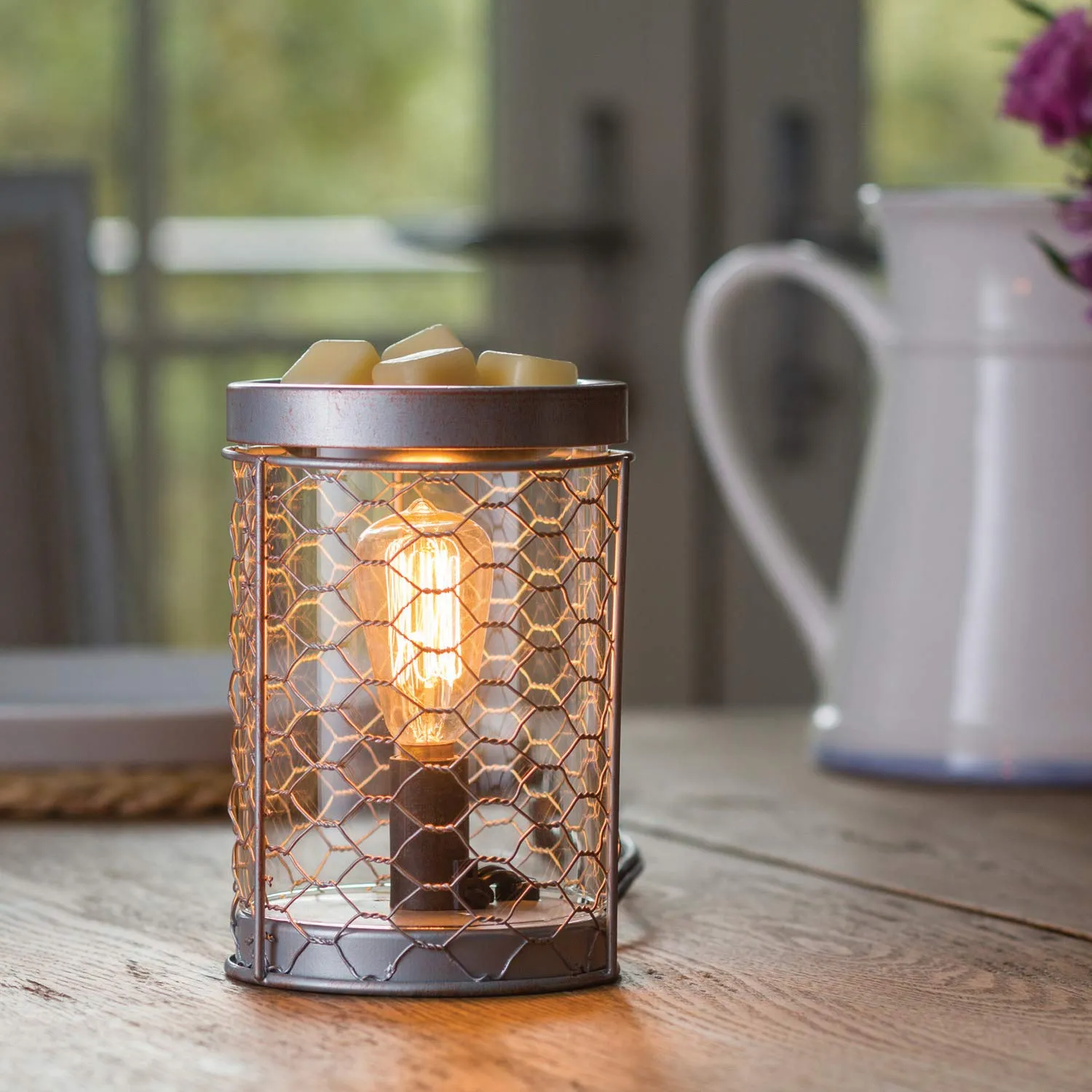 CANDLE WARMERS ETC. Vintage Bulb Illumination Fragrance Warmer- Light-Up Warmer for Warming Scented Candle Wax Melts and Tarts to Freshen Room, Chicken Wire Silver