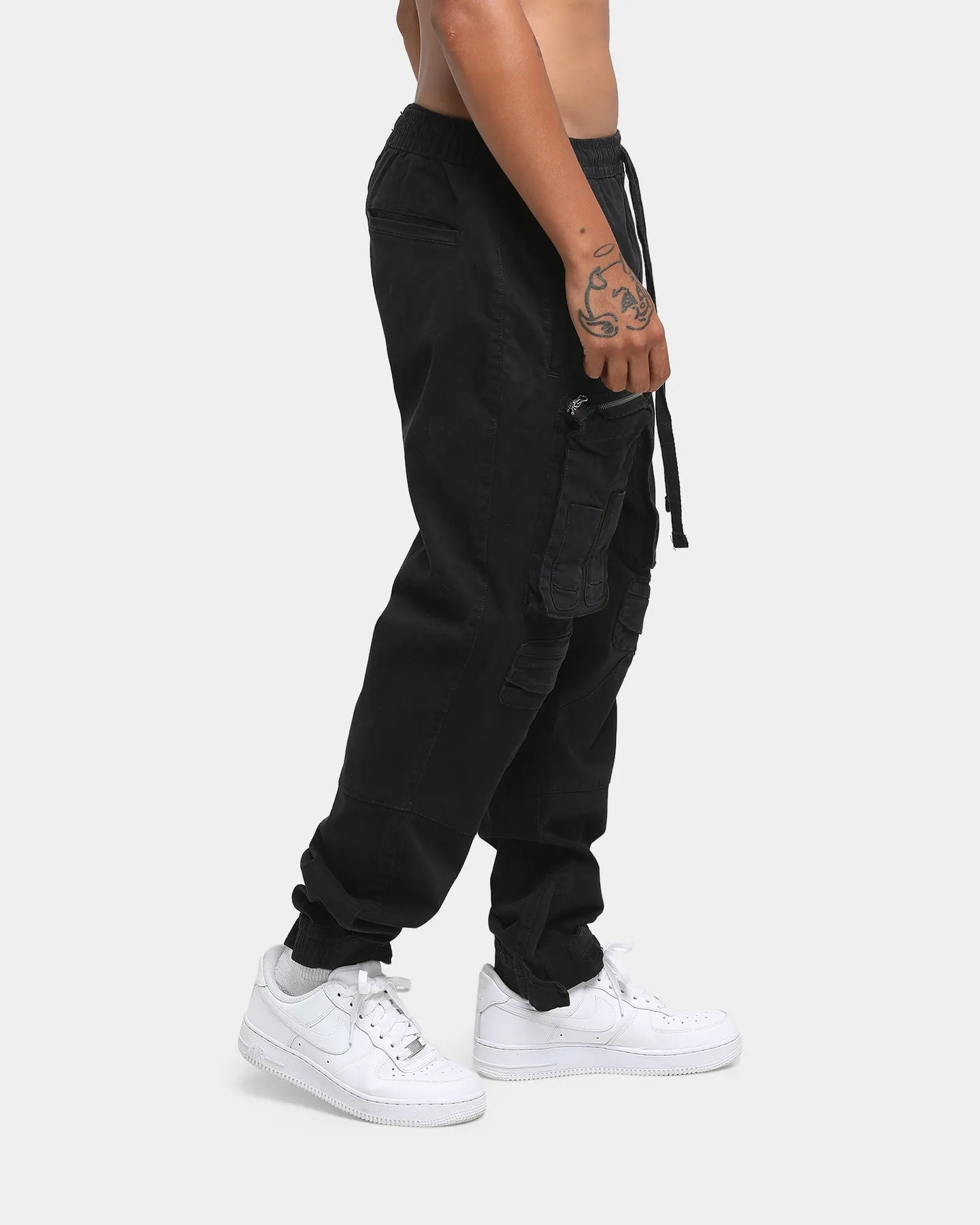 EN ES Alpha Cargo Jogger Black