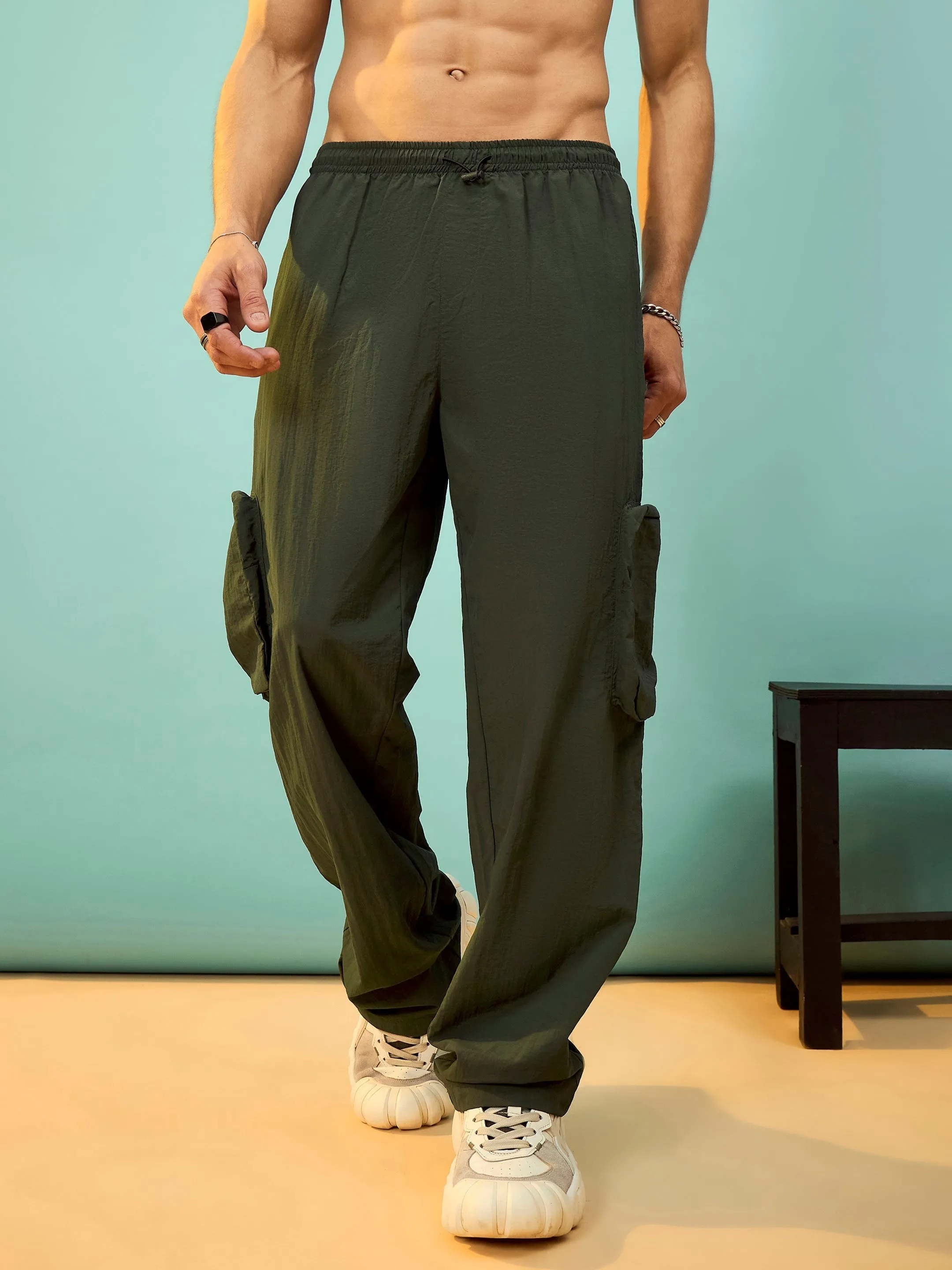 Men Olive Cargo Pockets Parachute Pants