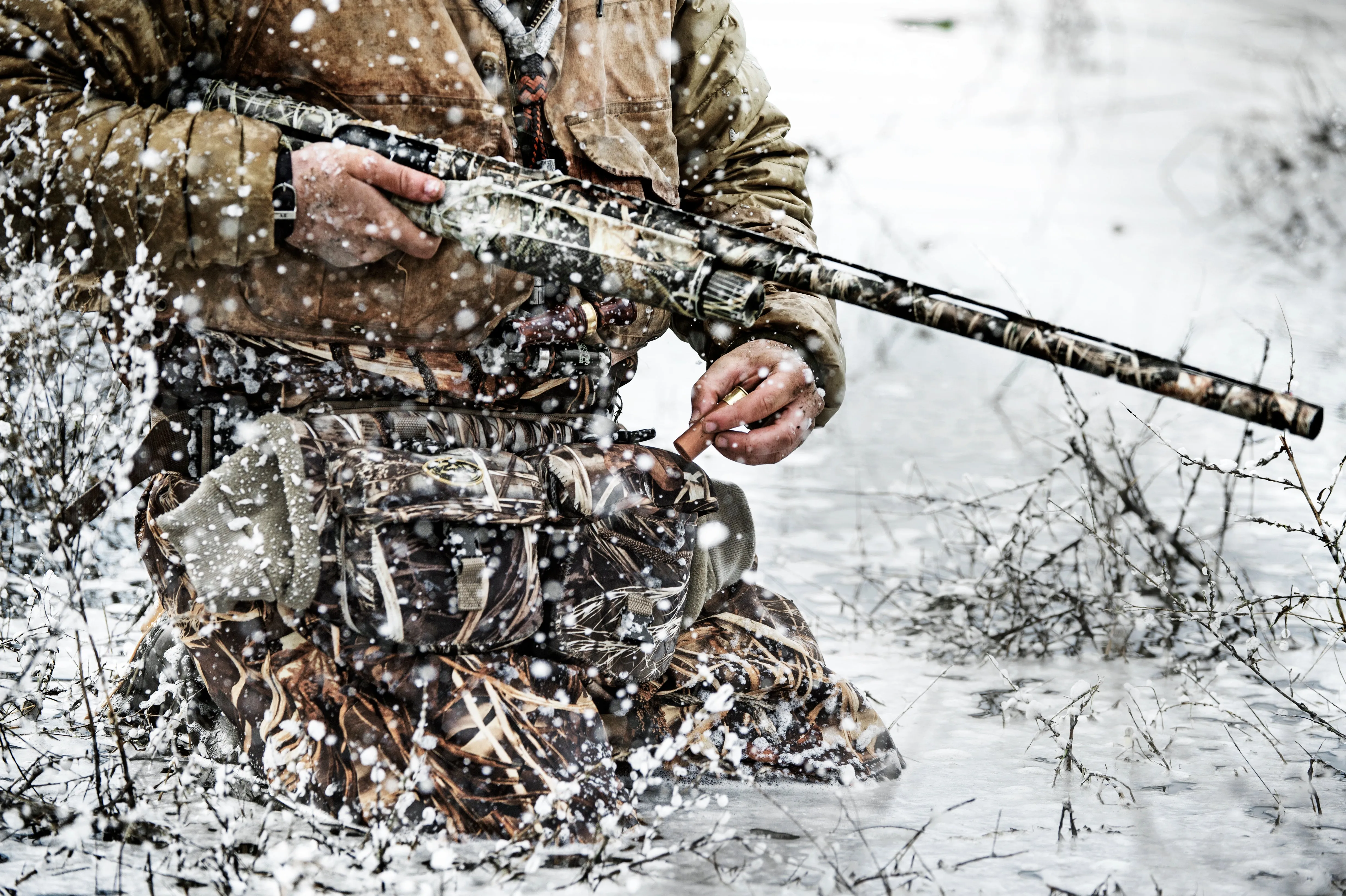 Neoprene Hand Warmer Gear Belt-Mossy Oak® Shadow Grass Blades®