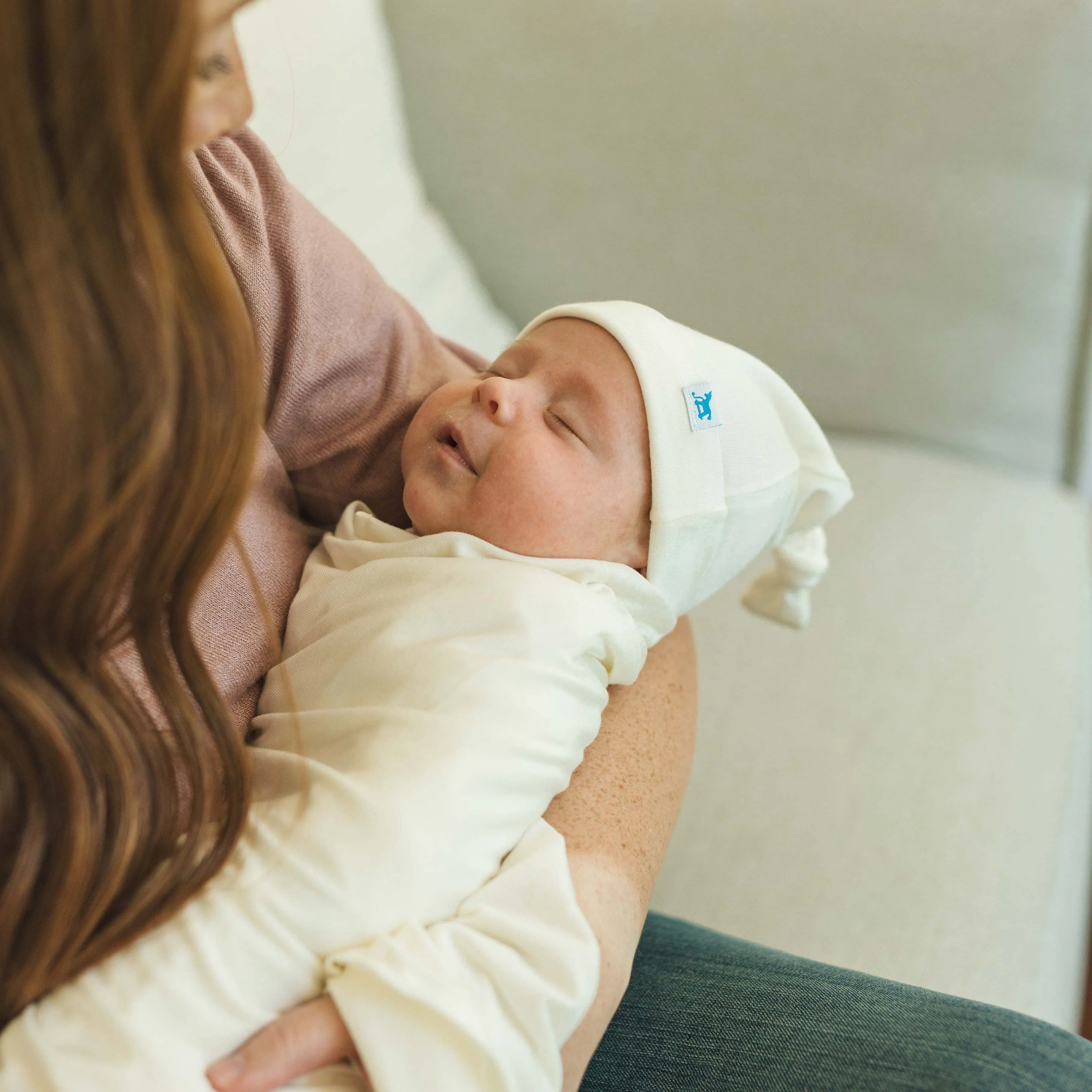 Stretch Knit Swaddle and Hat Set - White