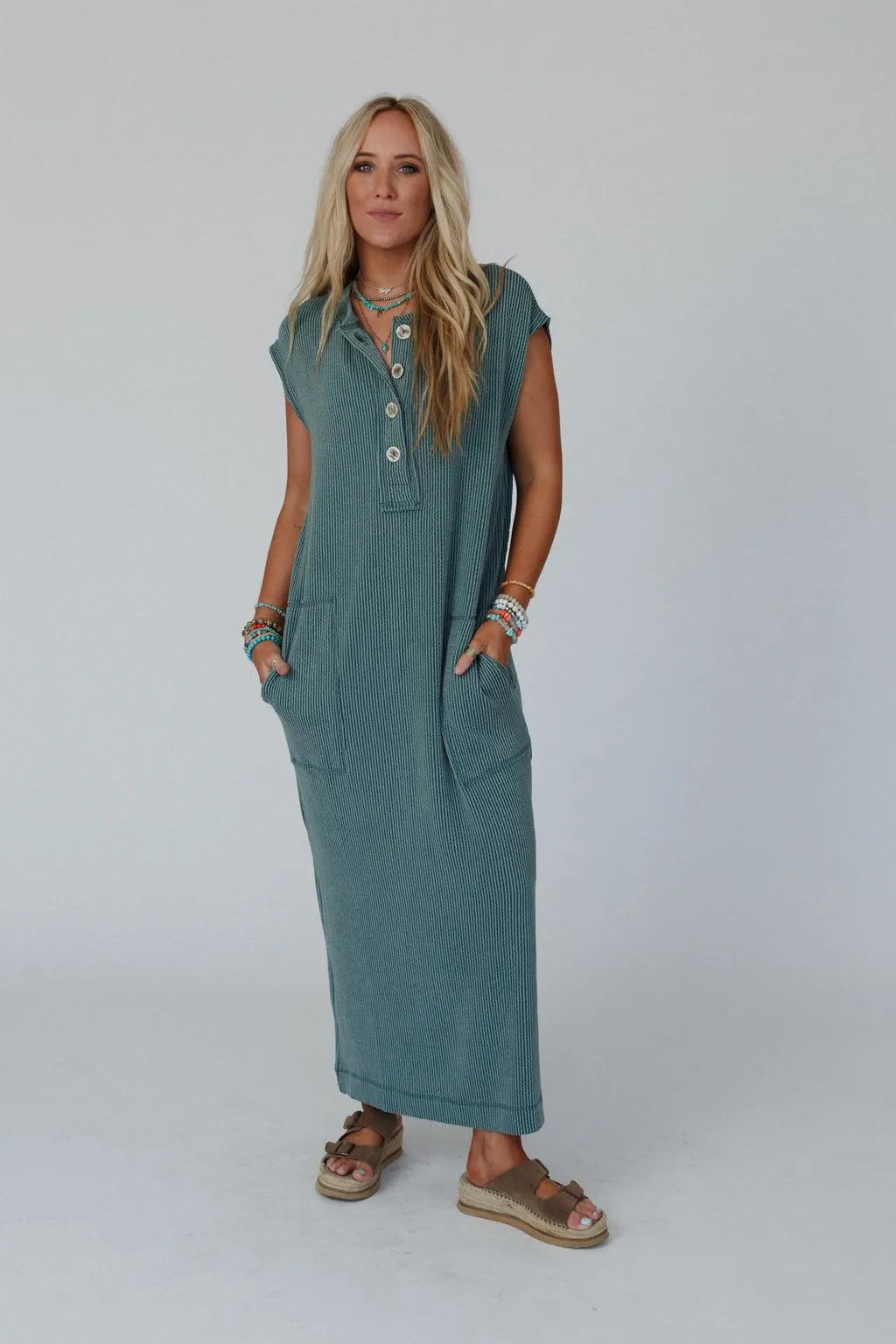 The Nest Madeline Textured Maxi Dress - Moss