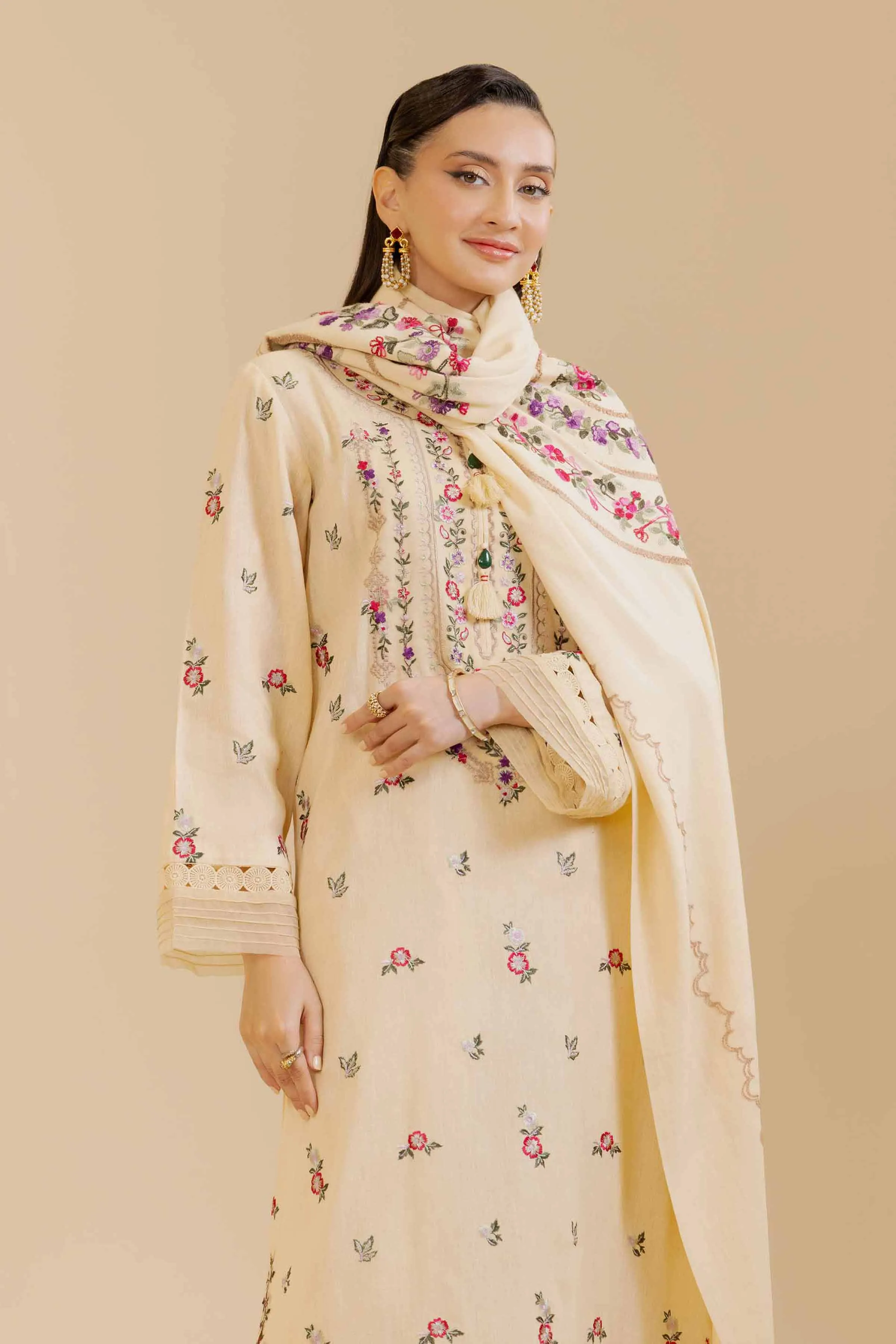 Unstitched Winter'24 - 3 Piece - Embroidered Suit - 42404293